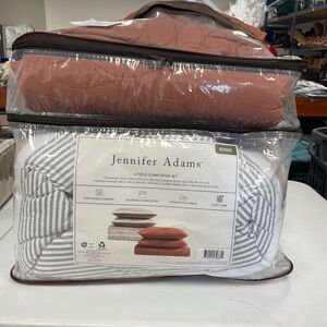 King Comforter Set - Rust and White